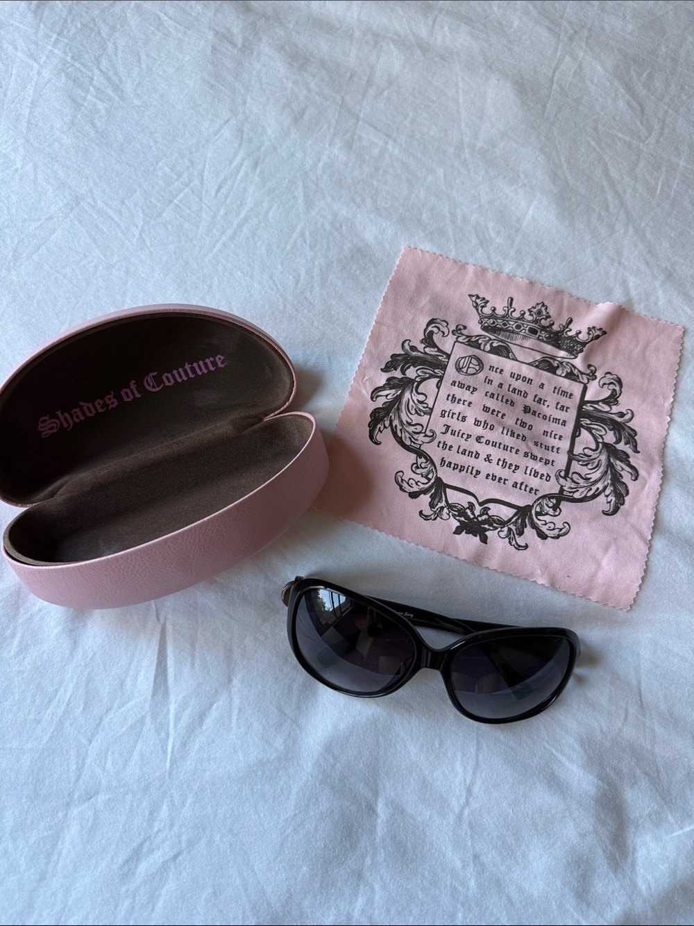 Juicy Couture Black Sunglasses with case & cleaning cloth